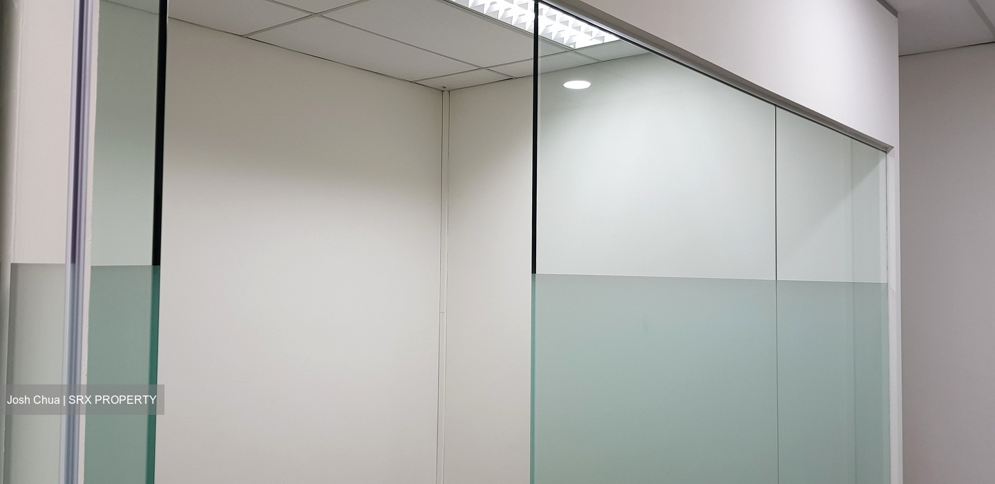 One Pemimpin (D20), Office #441830621